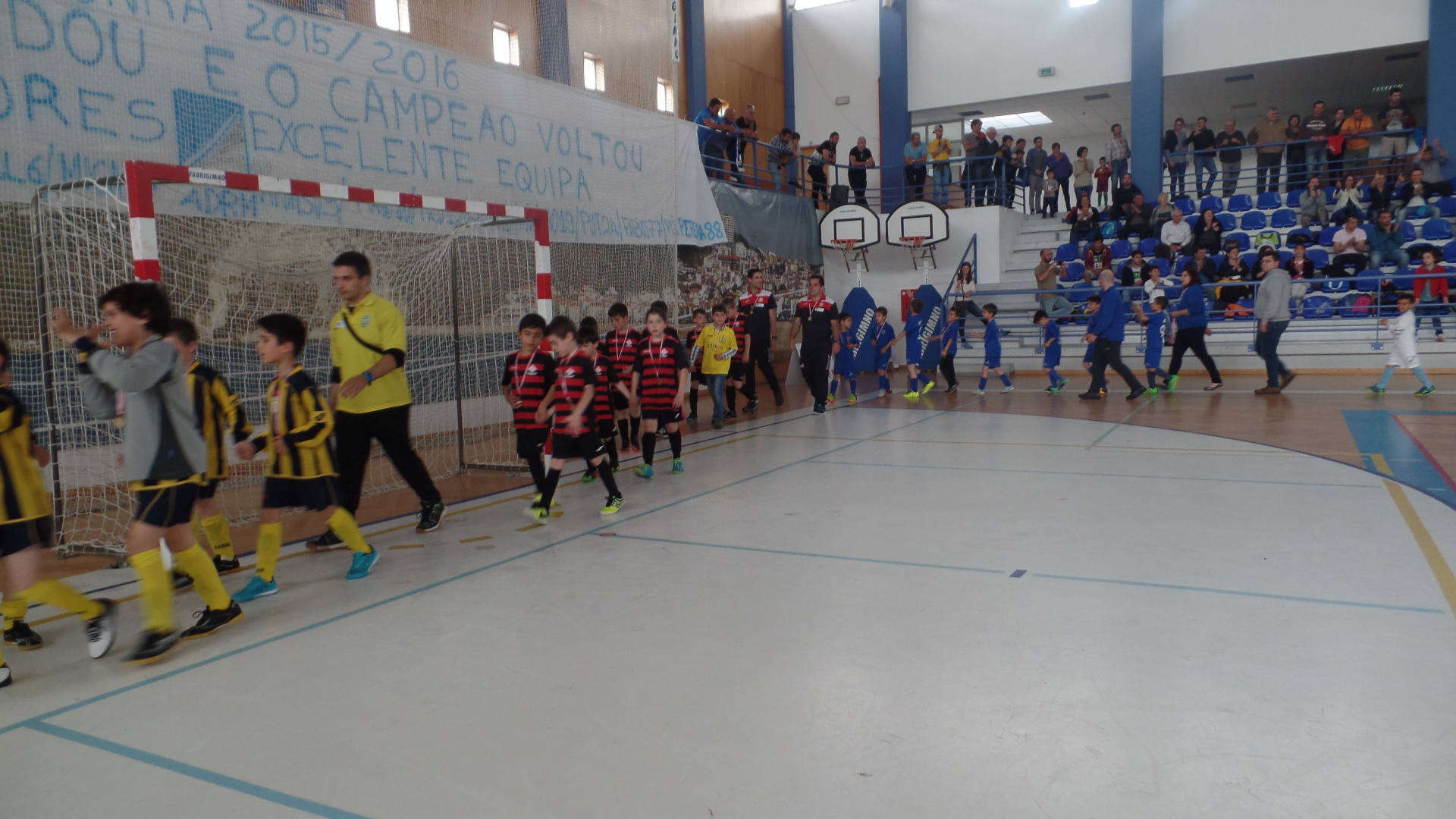 Encontro de Traquinas - Futsal - decorreu com sucesso na Nazaré.